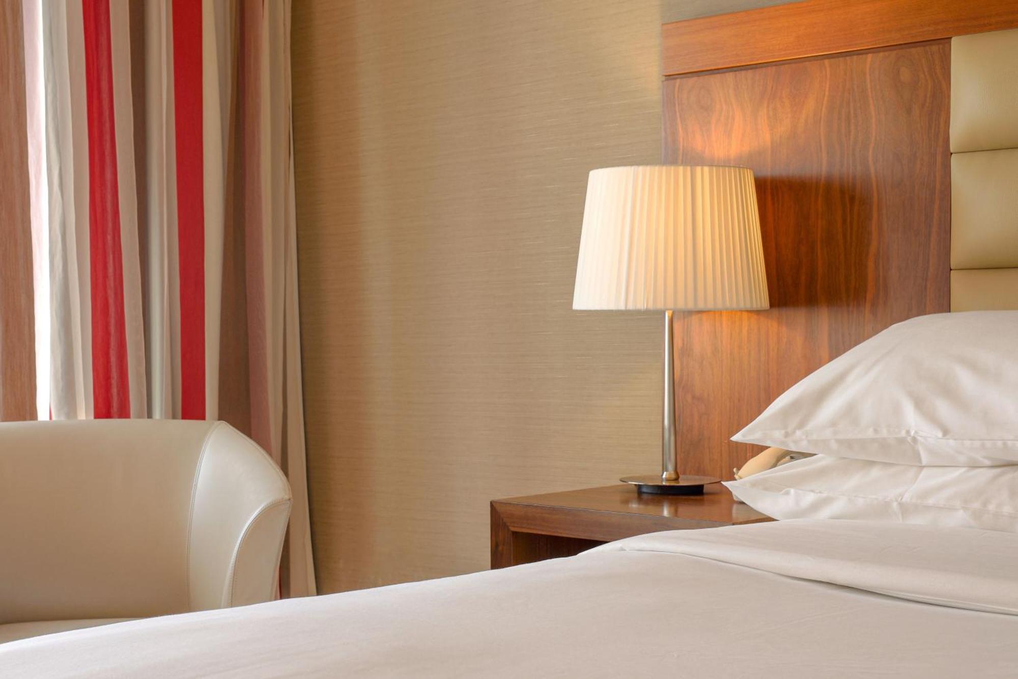 Sheraton Athlone Hotel Kültér fotó
