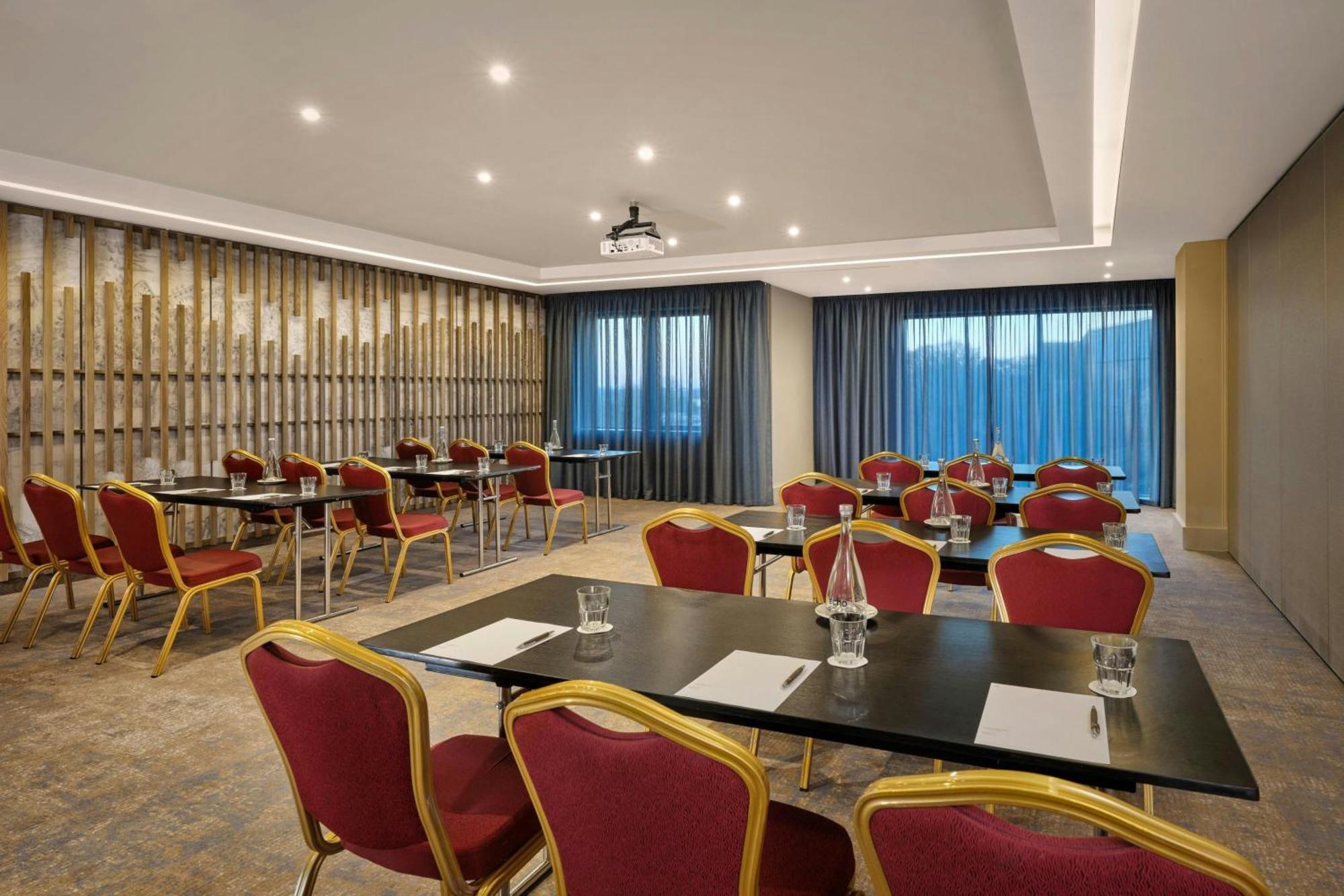 Sheraton Athlone Hotel Kültér fotó